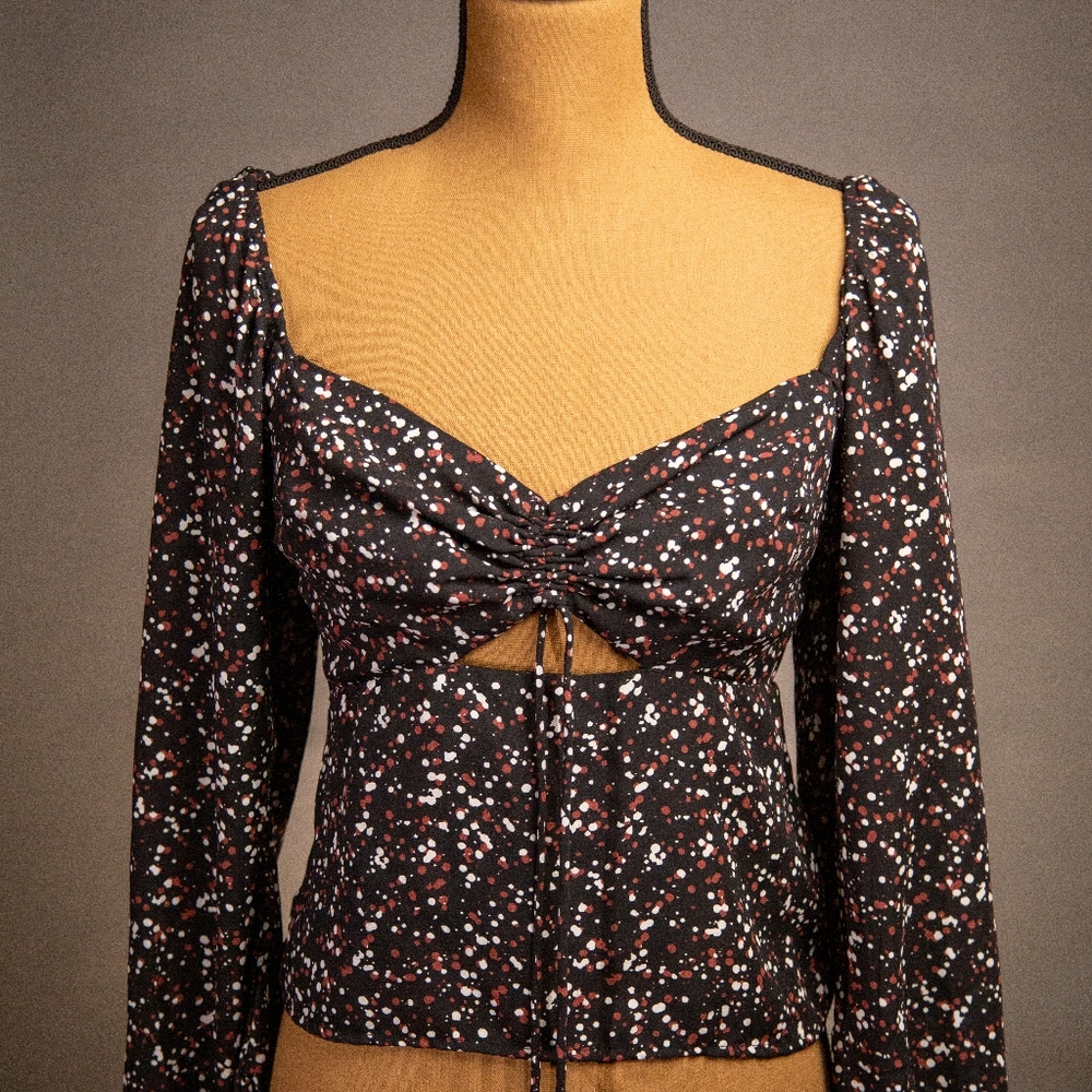 Abercrombie & Fitch Cut Out, Puff Sleeve Top